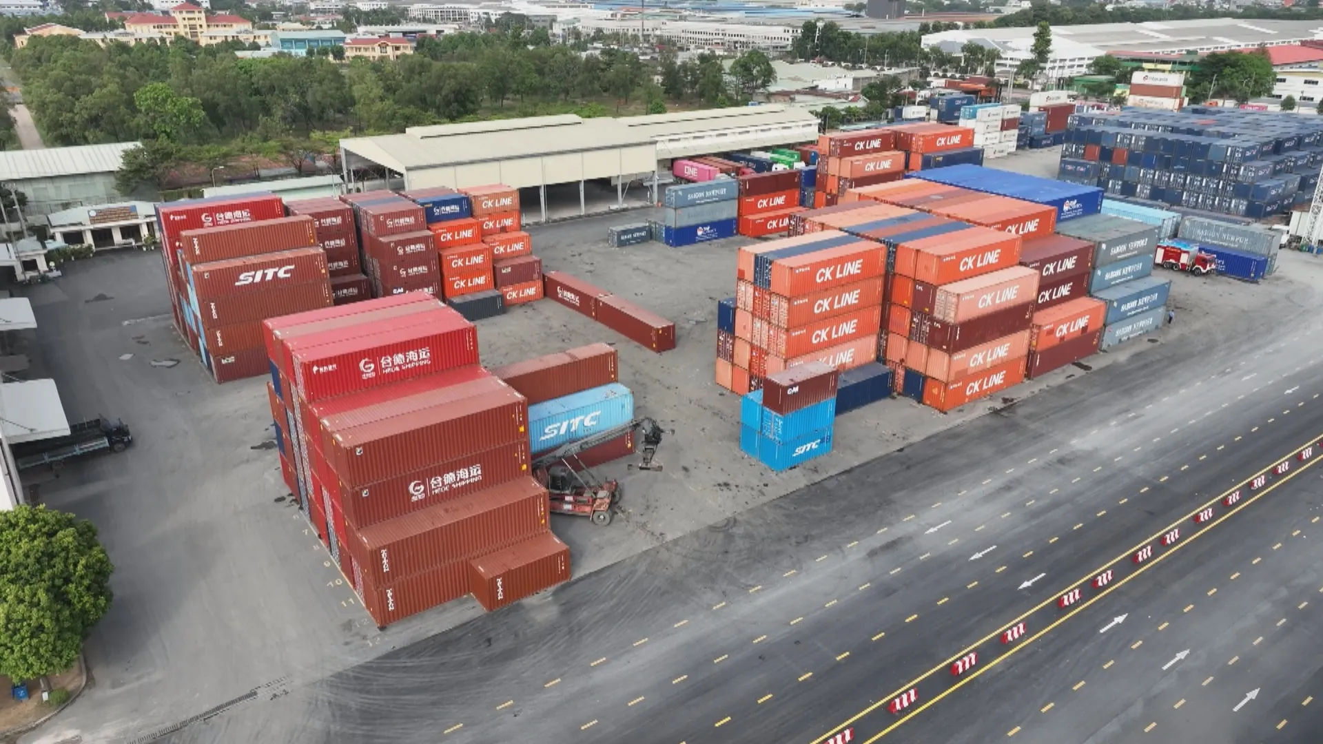 Doanh nghiệp nhỏ và vừa thường chưa đủ để đáp ứng hạn mức vay khi cần vay vốn mở rộng sản xuất, đầu tư công nghệ
