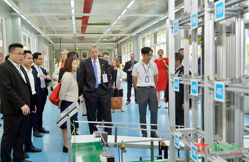 Đổi mới sáng tạo từ khu công nghiệp đến đô thị - Ảnh 11. Đổi mới sáng tạo từ khu công nghiệp đến đô thị - Ảnh 11.