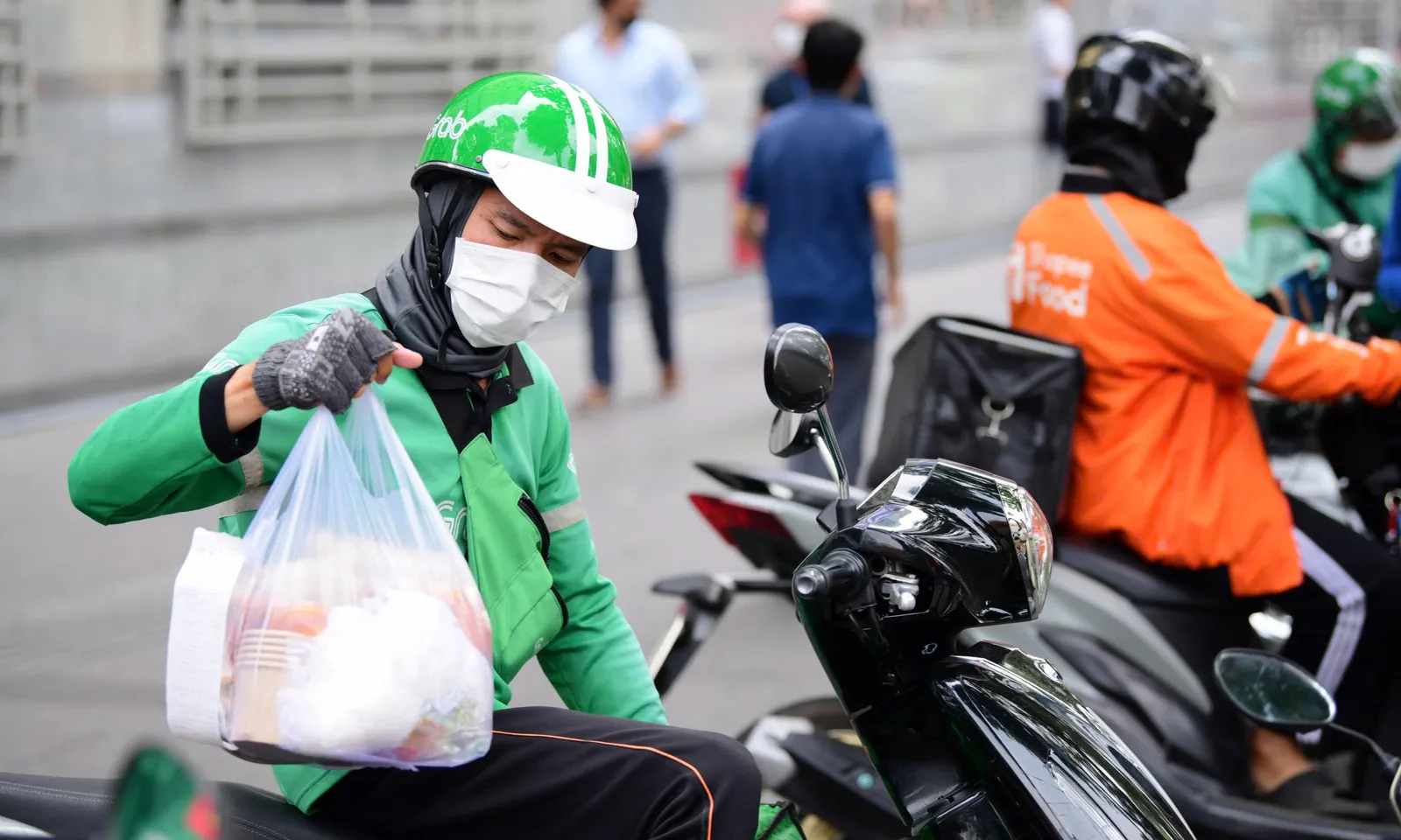 Đề xuất đưa tài xế công nghệ, bán hàng online vào diện đóng bảo hiểm xã hội bắt buộc