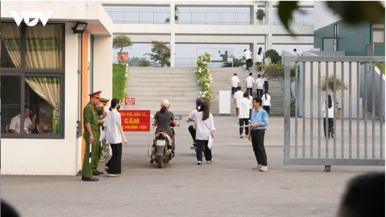 Cả hai môn thi trong ngày đầu tiên đều ghi nhận tỷ lệ thí sinh dự thi đạt 100% - Ảnh: VOV