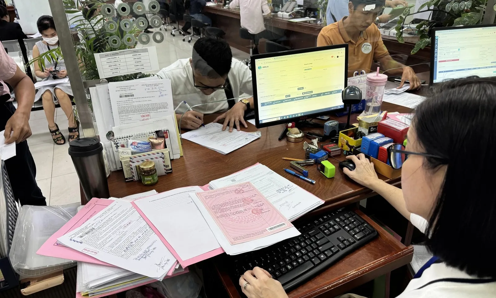 Đề xuất cấp sổ điện tử trên không gian số