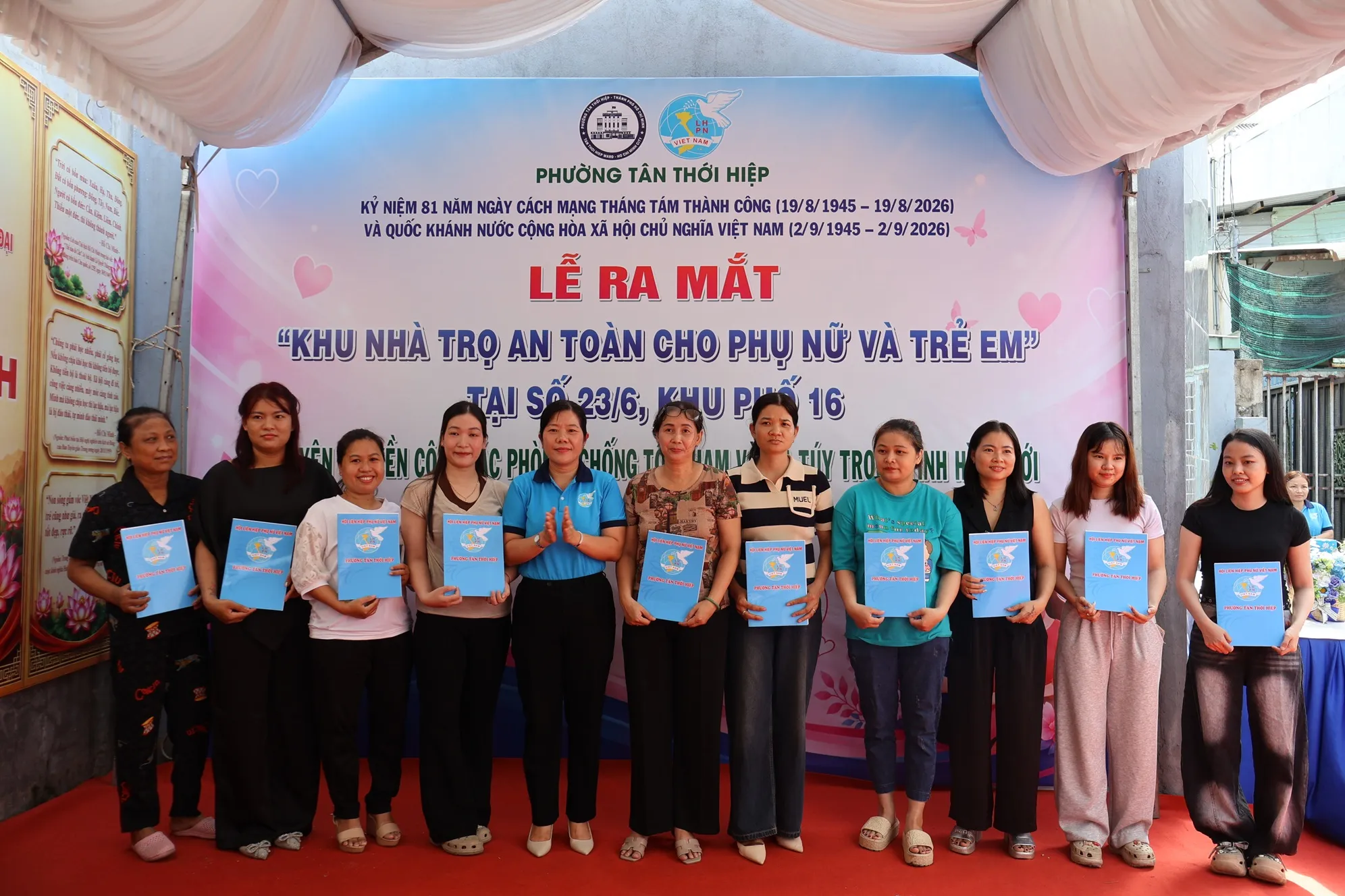 Lễ ra mắt mô hình “Khu nhà trọ an toàn cho phụ nữ và trẻ em gắn với xây dựng Không gian văn hóa Hồ Chí Minh” tại khu nhà trọ 23/6 - Ảnh: Kim Anh