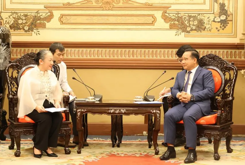 17-8-2026-chu-tich-ubnd-tp-ho-chi-minh-nguyen-van-duoc-tiep-tan-tong-lanh-su-philippines-1_20260817164301