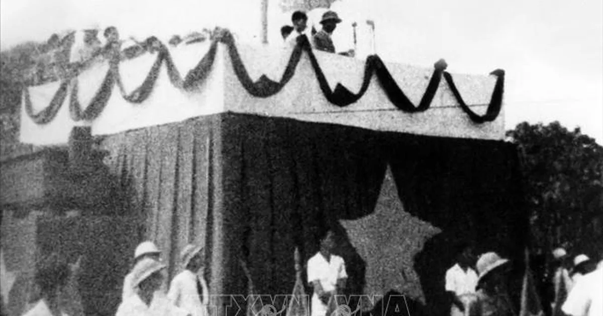 Vai trò to lớn của Chủ tịch Hồ Chí Minh trong Cách mạng Tháng Tám 1945