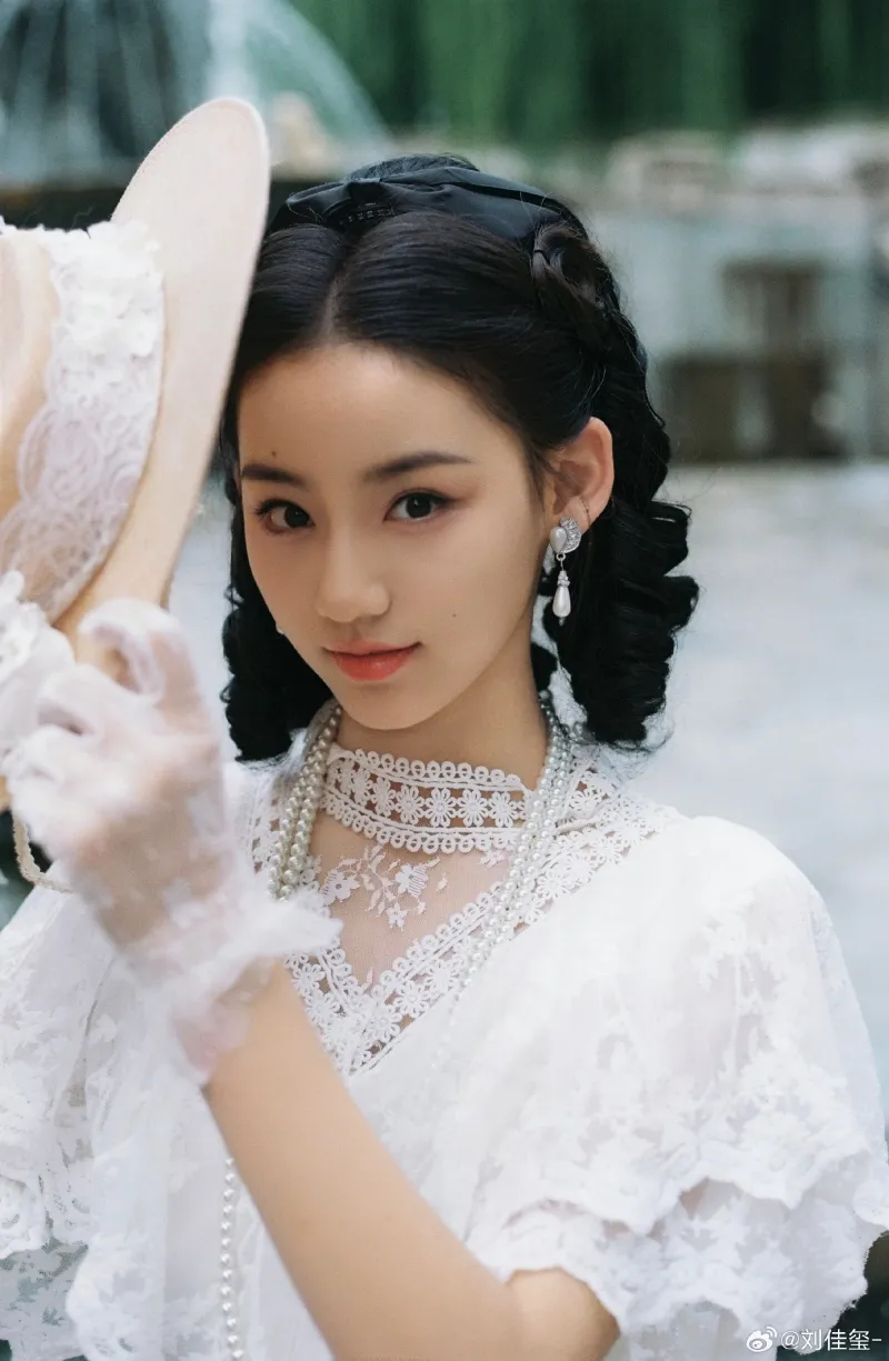 Lưu Giai Tỉ - Ảnh: weibo