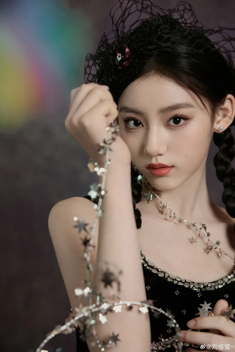 Lưu Giai Tỉ - Ảnh: weibo