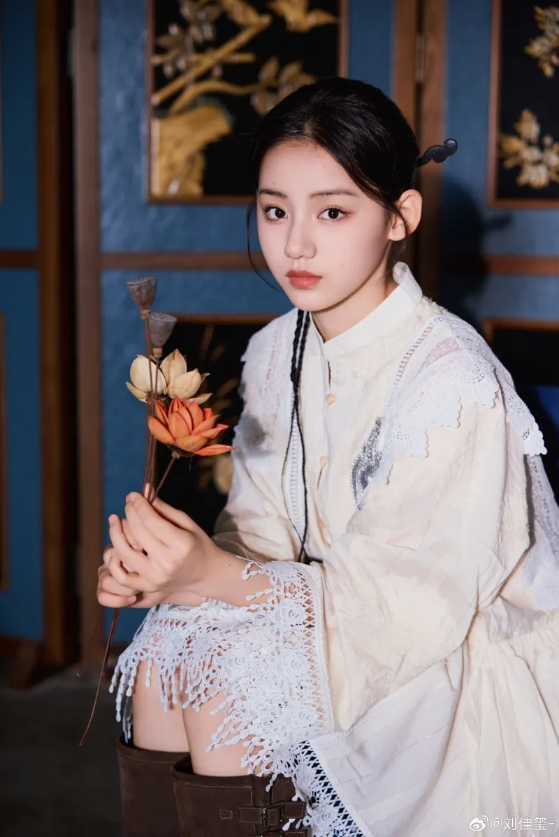 Lưu Giai Tỉ - Ảnh: weibo