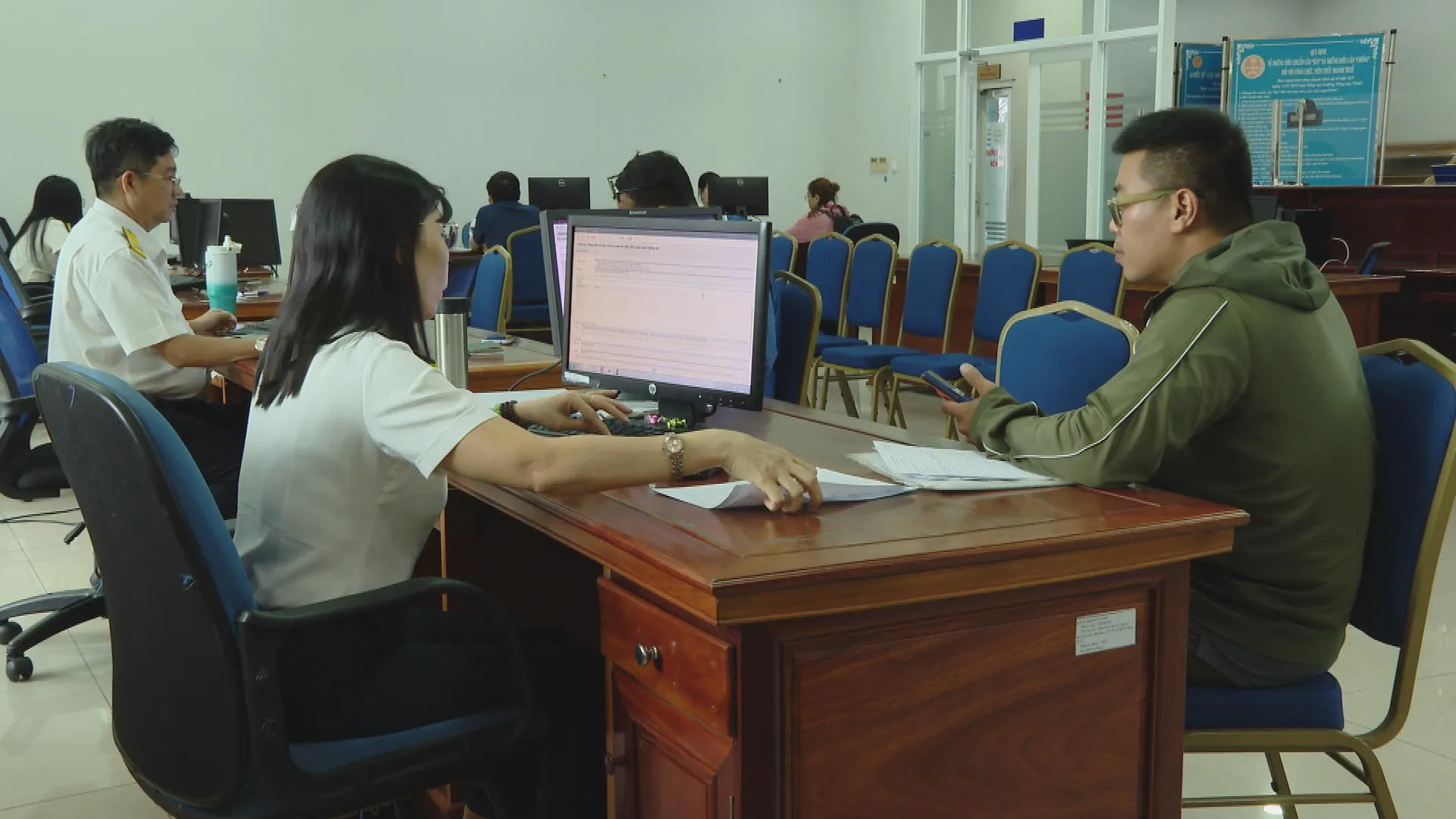 TP. Hồ Chí Minh tìm nguyên nhân hơn 38.000 doanh nghiệp rời thị trường - Ảnh 7. TP. Hồ Chí Minh tìm nguyên nhân hơn 38.000 doanh nghiệp rời thị trường - Ảnh 7.