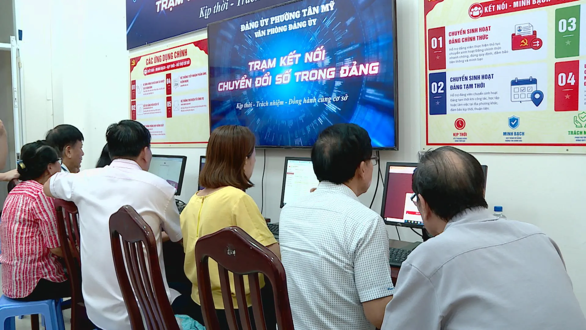 ĐƯA CHUYỂN ĐỔI SỐ VÀO CÔNG TÁC XÂY DỰNG ĐẢNG - Ảnh 3. ĐƯA CHUYỂN ĐỔI SỐ VÀO CÔNG TÁC XÂY DỰNG ĐẢNG - Ảnh 3.