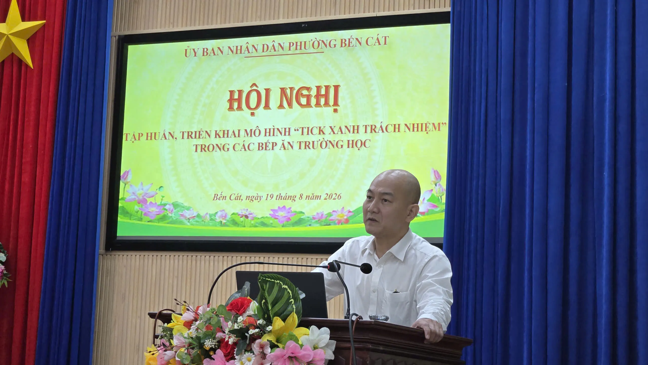 Phó Giám đốc Sở Công Thương TPHCM Nguyễn Nguyên Phương chia sẻ về mô hình %22tick xanh trách nhiệm%22 - Ảnh Bá Nam