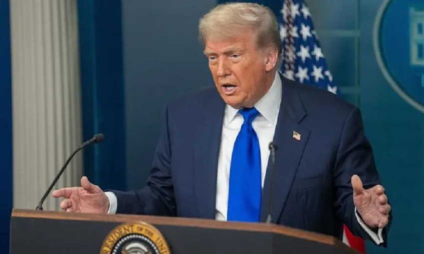 Tổng thống Donald Trump tuyên bố tiến hành “chiến tranh kinh tế” với Iran