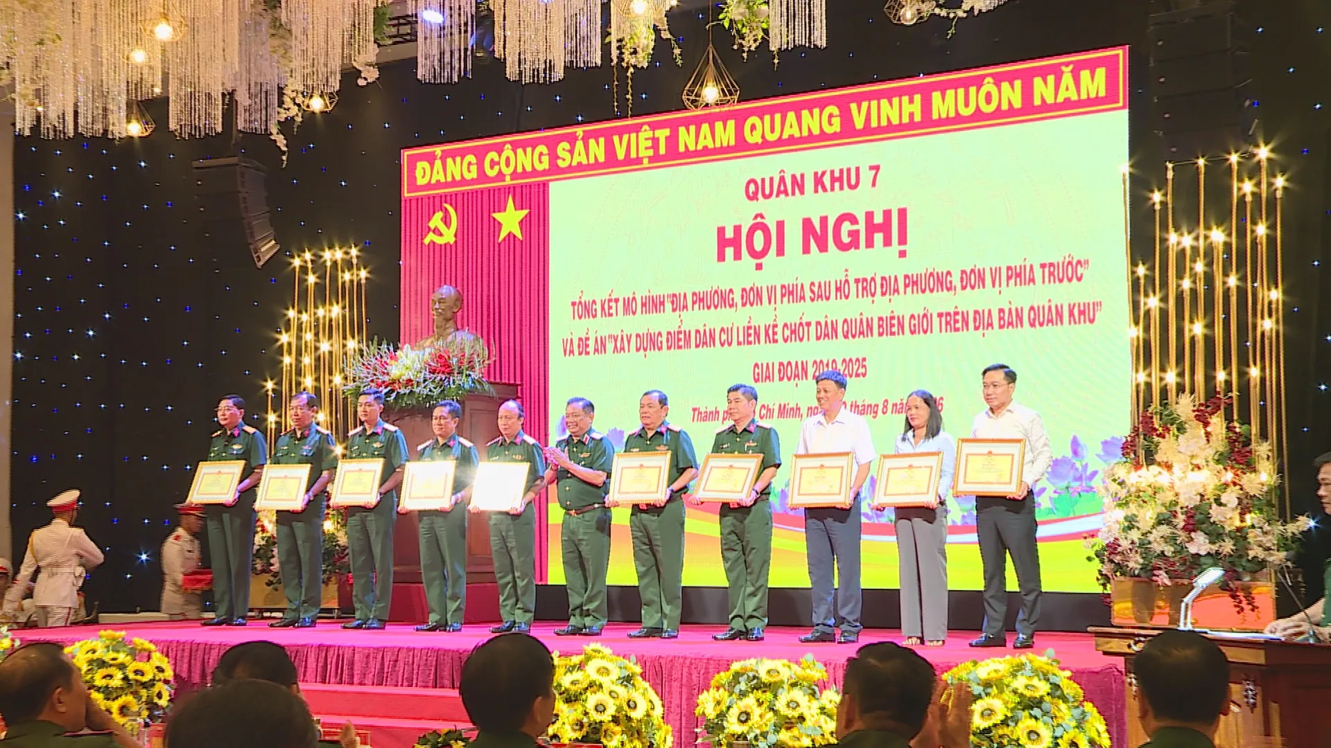 Tổng kết mô hình “Địa phương, đơn vị phía sau hỗ trợ địa phương, đơn vị phía trước” sau 7 năm triển khai - Ảnh 3.