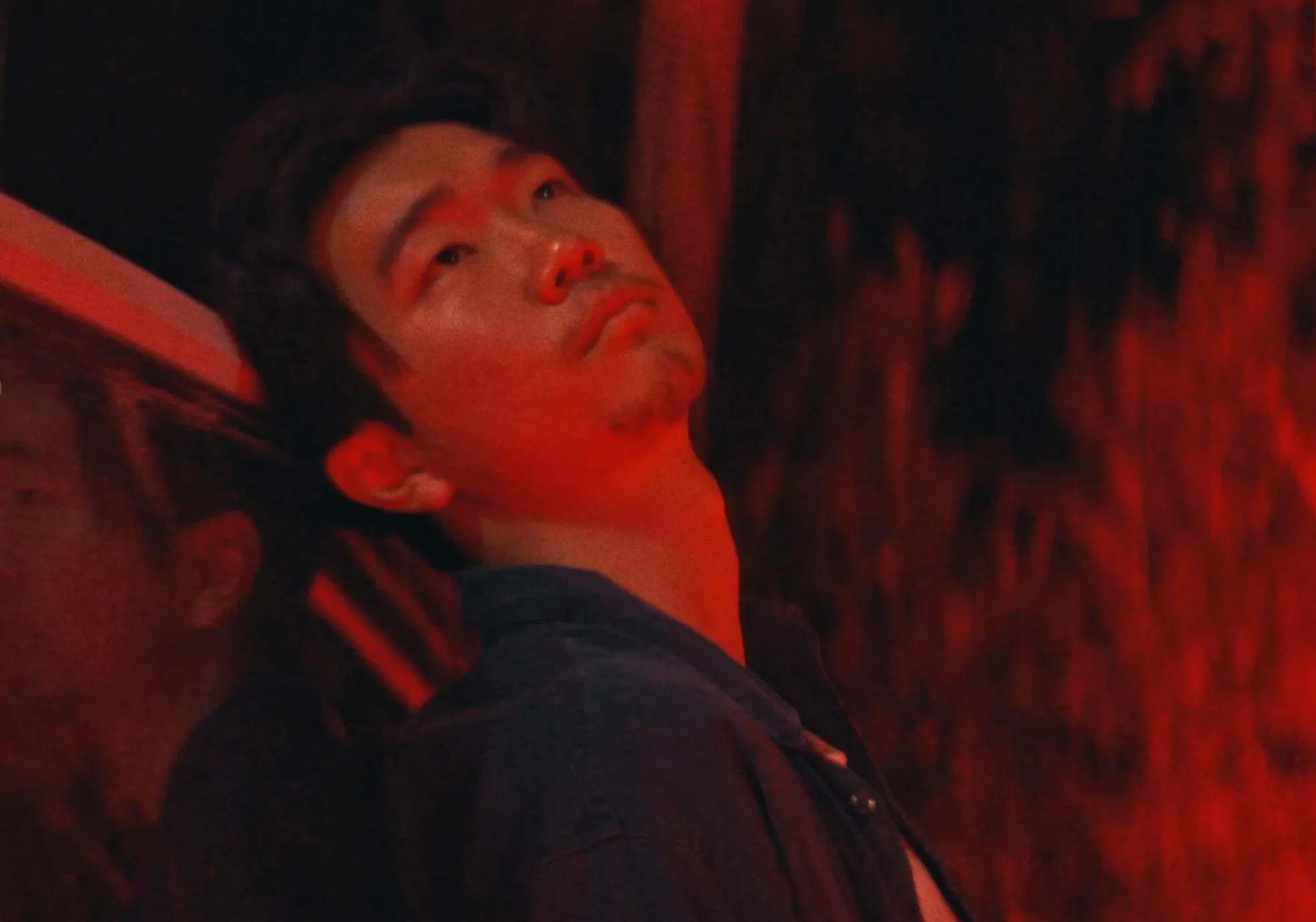 "It Ends" và tiếng nói đầy lo âu của thế hệ trẻ sau cánh cổng đại học - Ảnh 1. "It Ends" và tiếng nói đầy lo âu của thế hệ trẻ sau cánh cổng đại học - Ảnh 1.