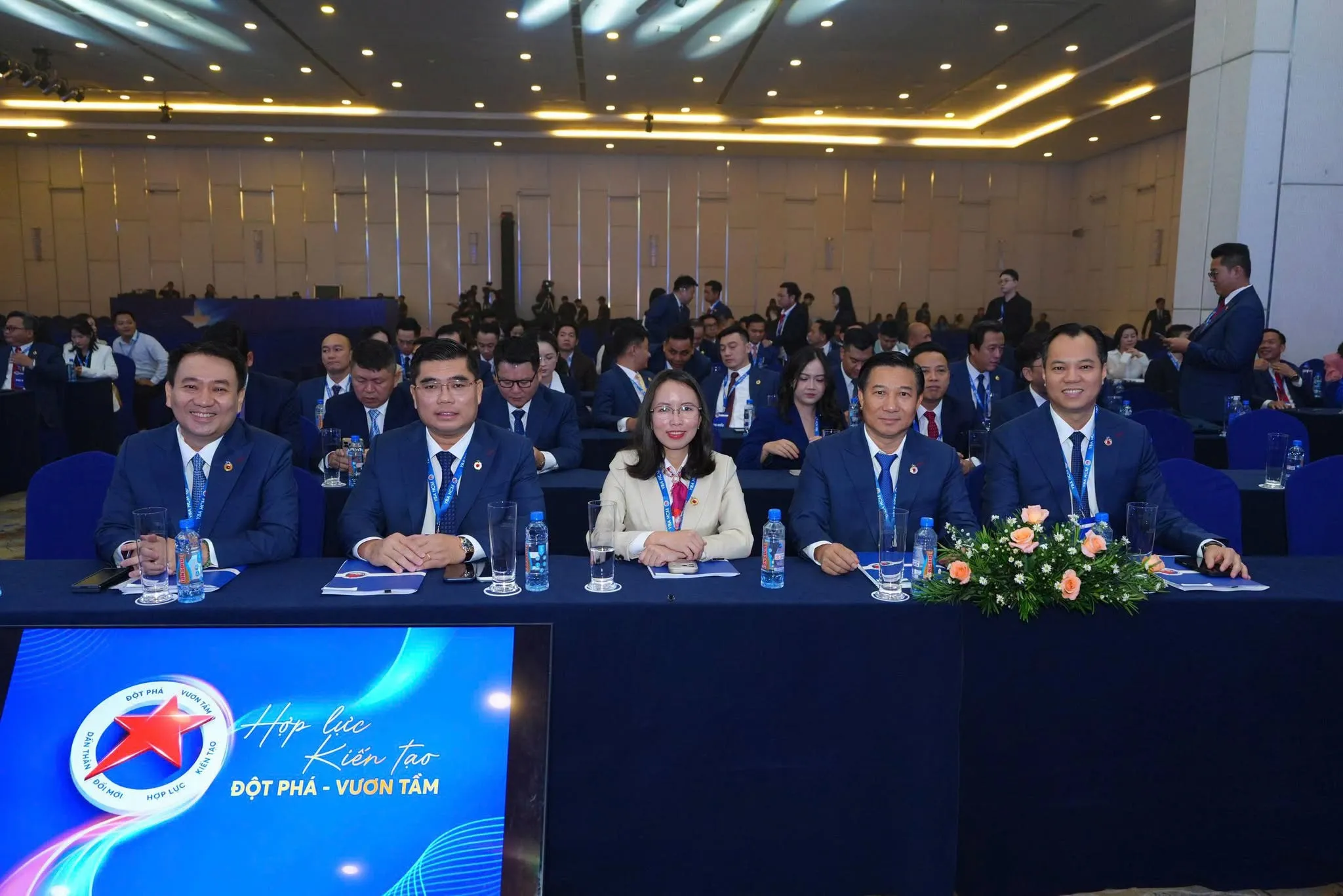 Nhiệm kỳ mới xác định chủ đề