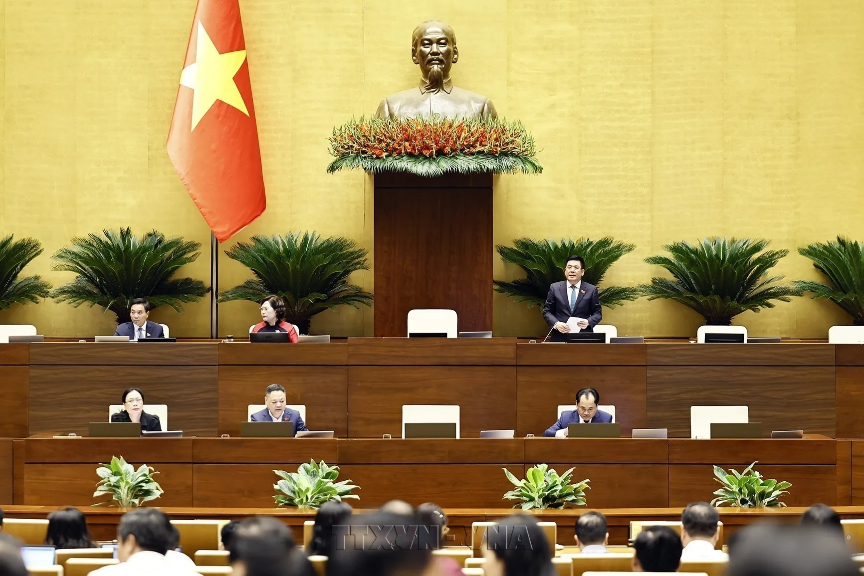 Phó Chủ tịch Quốc hội Nguyễn Hồng Diên điều hành phiên họp - Ảnh Doãn Tấn - TTXVN-h2