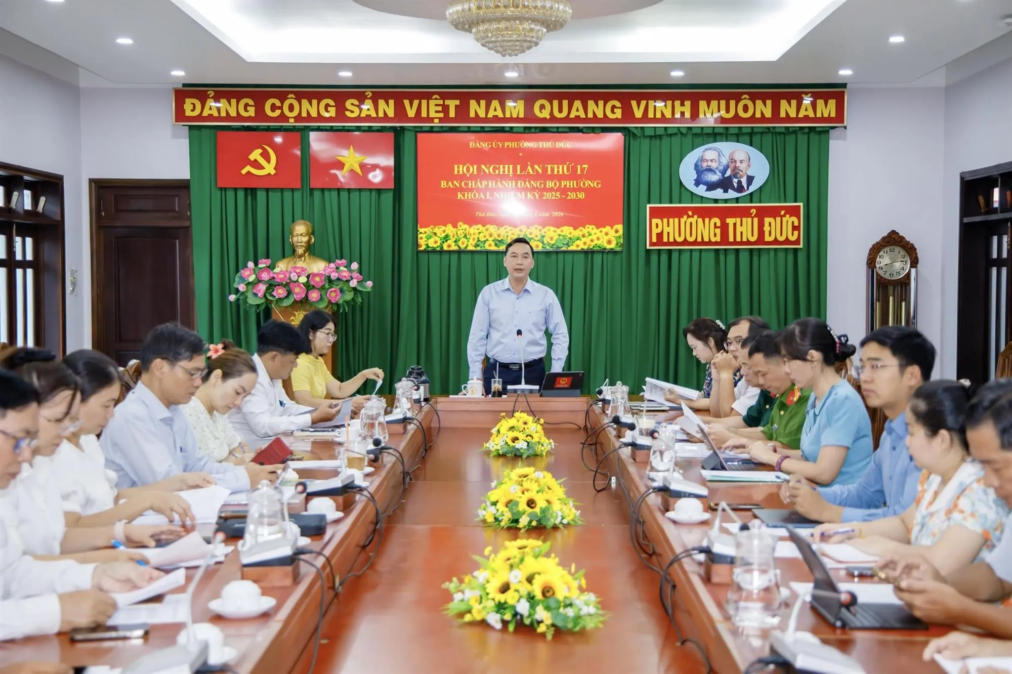 Ban Chấp hành Đảng bộ phường Thủ Đức (TP.HCM) khóa I, nhiệm kỳ 2025 - 2030 tổ chức Hội nghị lần thứ 17 (mở rộng) đánh giá toàn diện tình hình tổ chức, hoạt động của địa phương sau quá trình vận hành mô hình chính quyền địa phương 2 cấp - Ảnh: Phường Thủ Đức
