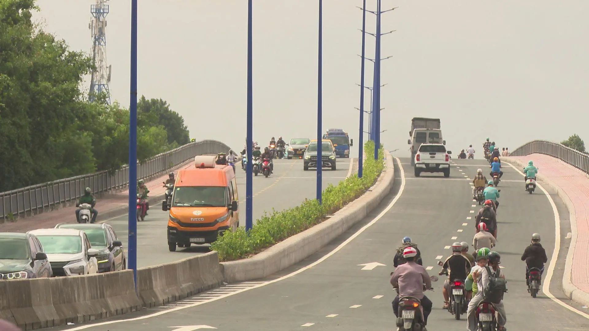 TP. Hồ Chí Minh: Thông xe nhánh cầu Tăng Long - Ảnh 1.