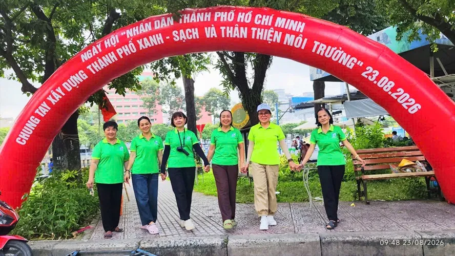 Anh 11 bang ron ngay hoi