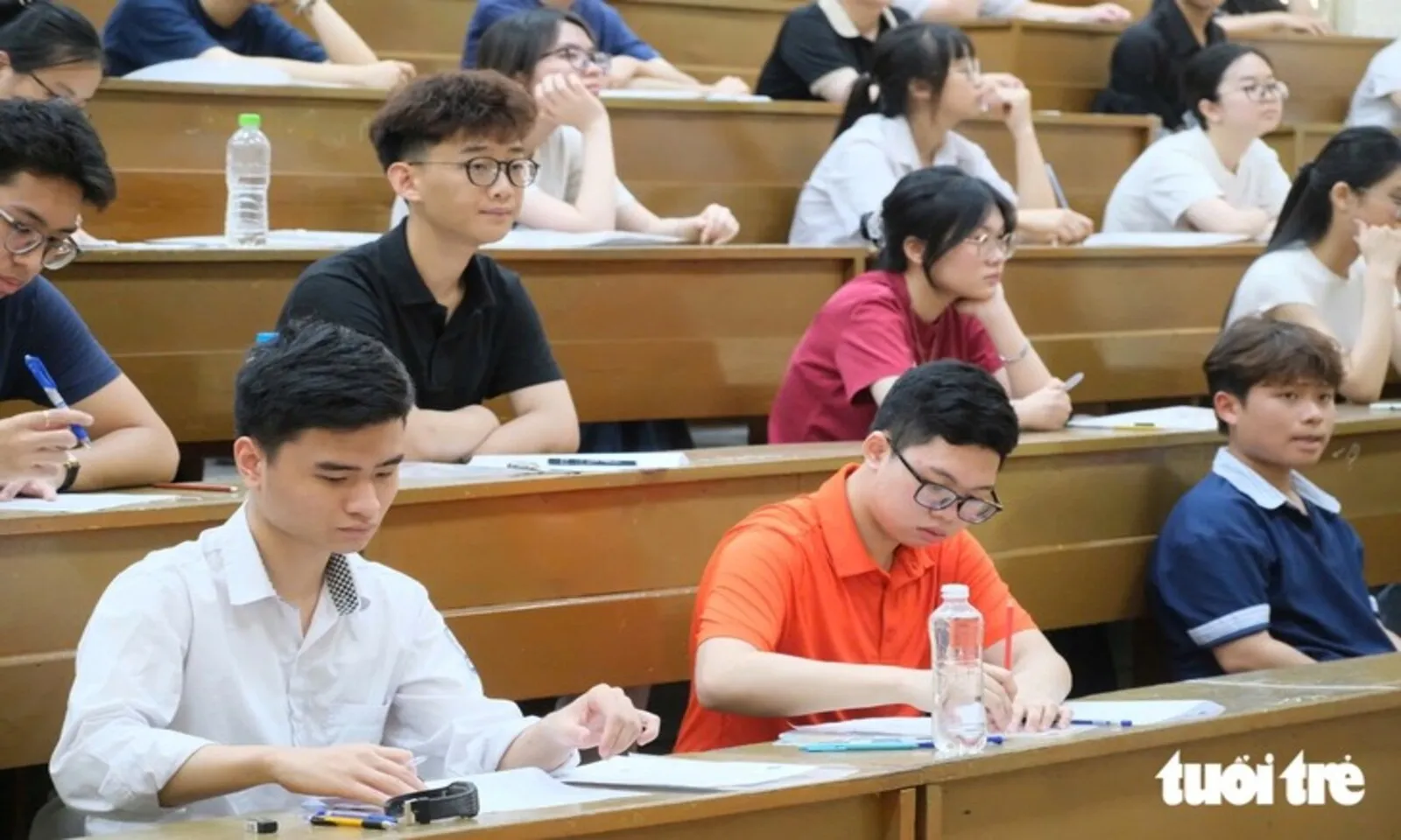 Bộ GD-ĐT yêu cầu rà soát, sắp xếp bàn ghế theo chiều cao học sinh - Ảnh 1