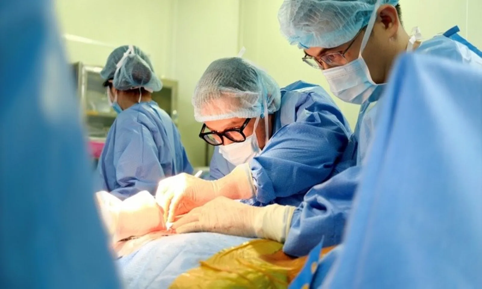 Tái tạo đường tiêu hóa cho người mất toàn bộ dạ dày sau uống nhầm hóa chất – Ảnh 1