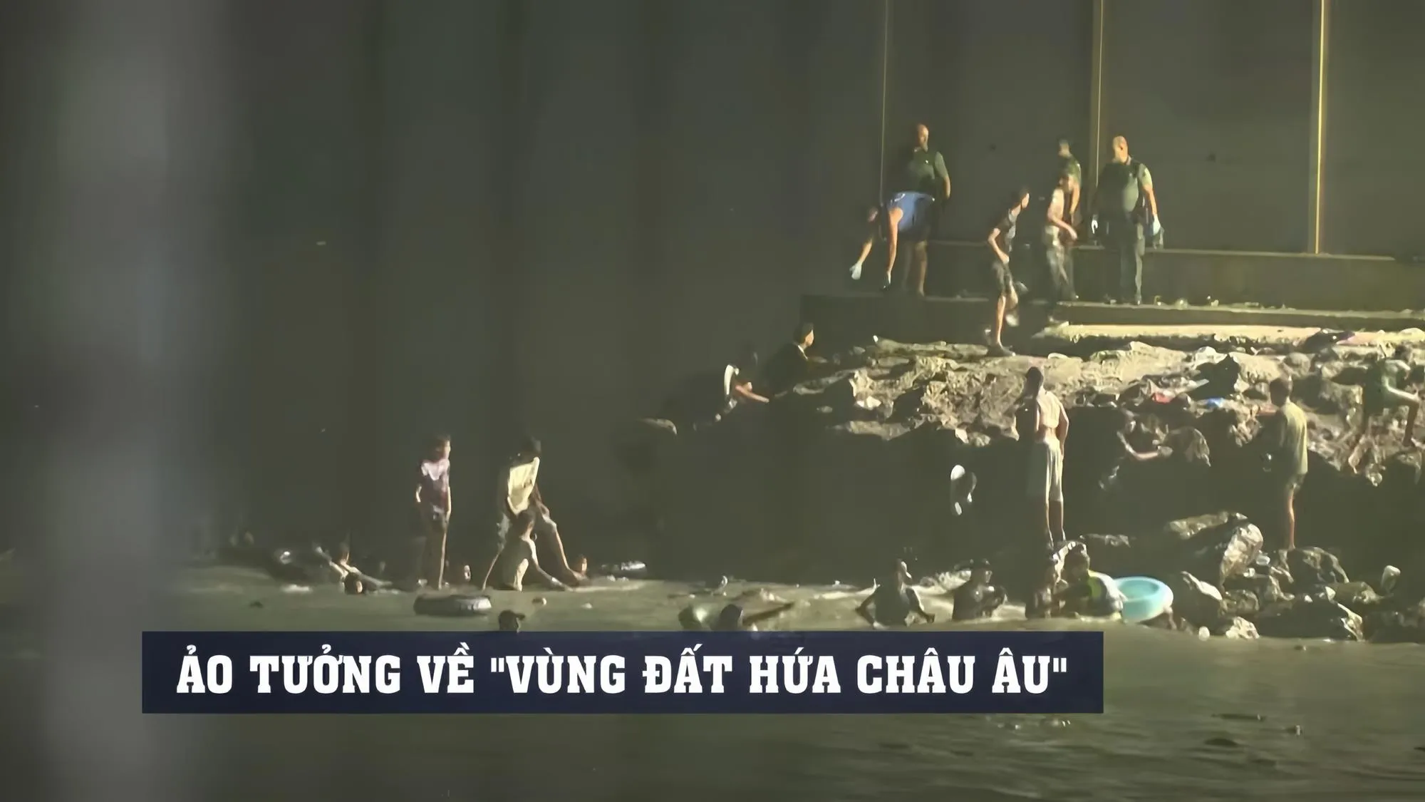 Đằng sau giấc mơ về một tương lai tốt đẹp hơn là những bất bình đẳng, sức ép việc làm và trên hết là một cuộc khủng hoảng niềm tin vào tương lai