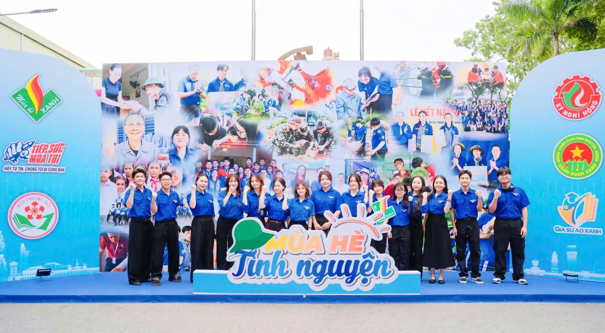 Mùa hè tình nguyện của các chiến sĩ màu áo xanh mang lại niềm tin cho người dân và cộng đồng - Ảnh Bá Nam