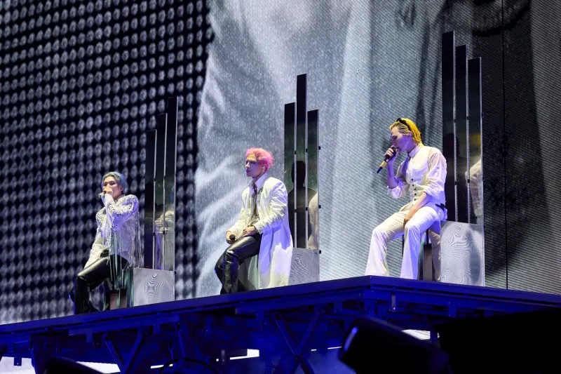 voh-bigbang-tai-xuat-bung-no-mo-man-tour-ky-niem-20-nam-11
