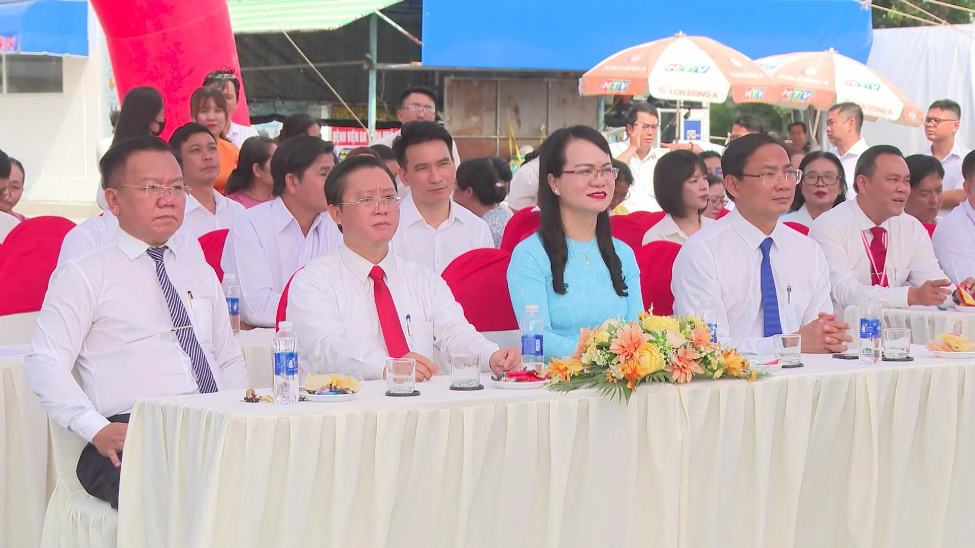 TP. Hồ Chí Minh - Bứt phá hạ tầng giao thông: Động lực mới cho vùng ngoại thành - Ảnh 3. TP. Hồ Chí Minh - Bứt phá hạ tầng giao thông: Động lực mới cho vùng ngoại thành - Ảnh 3.