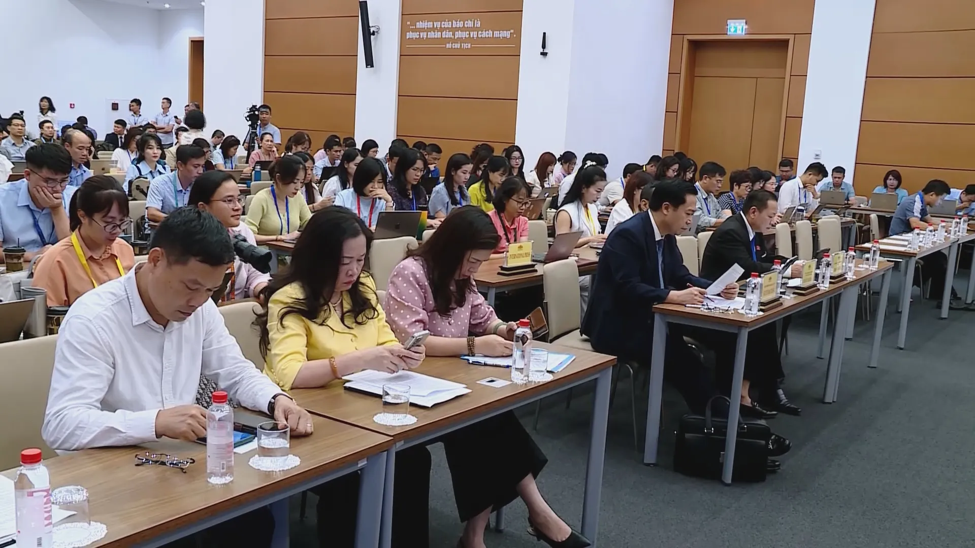 Quốc hội chuyển mạnh sang tư duy kiến tạo phát triển - Ảnh 3.