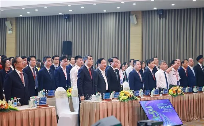 Thủ tướng Lê Minh Hưng dự Lễ kỷ niệm 20 năm thành lập Hiệp hội Doanh nghiệp nhỏ và vừa Việt Nam (Ảnh: Dương Giang/TTXVN)