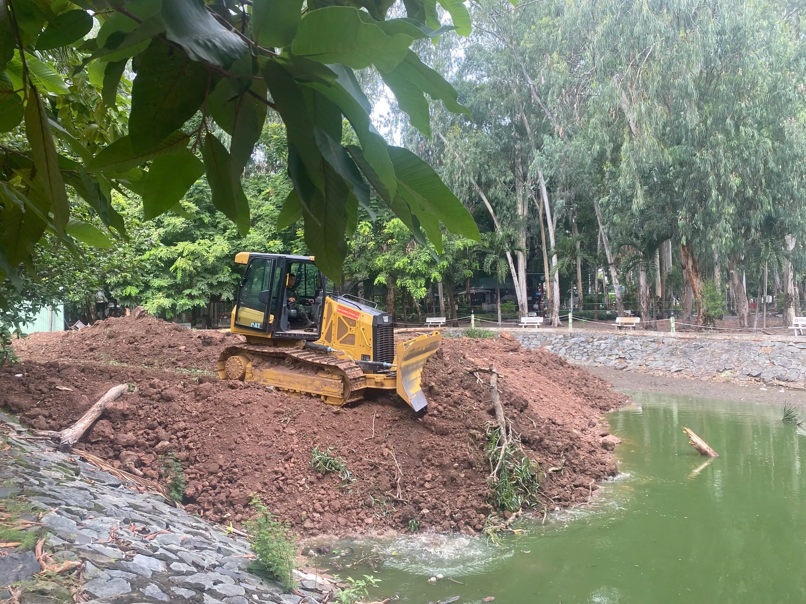 Tiếp tục tìm kiếm, quy tập hài cốt liệt sĩ tại Công viên Lê Thị Riêng: Phát hiện thêm 17 bộ hài cốt và nhiều di vật - Ảnh 5.