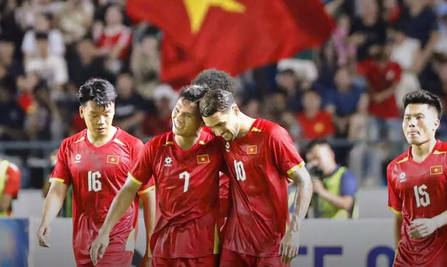 TRỰC TIẾP Việt Nam 1-1 Thái Lan (Hiệp 2): Hoàng Đức rời sân