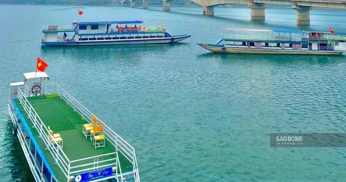 Gỡ vướng tàu du lịch lòng hồ Sơn La cần đúng luật và bảo đảm an toàn