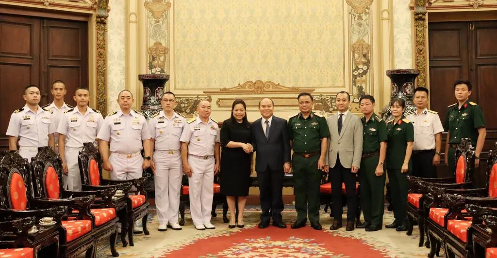 26-8-2026-pho-chu-tich-ubnd-tp-ho-chi-minh-tran-van-bay-tiep-tau-hai-quan-hai-lan-3_20260827080001