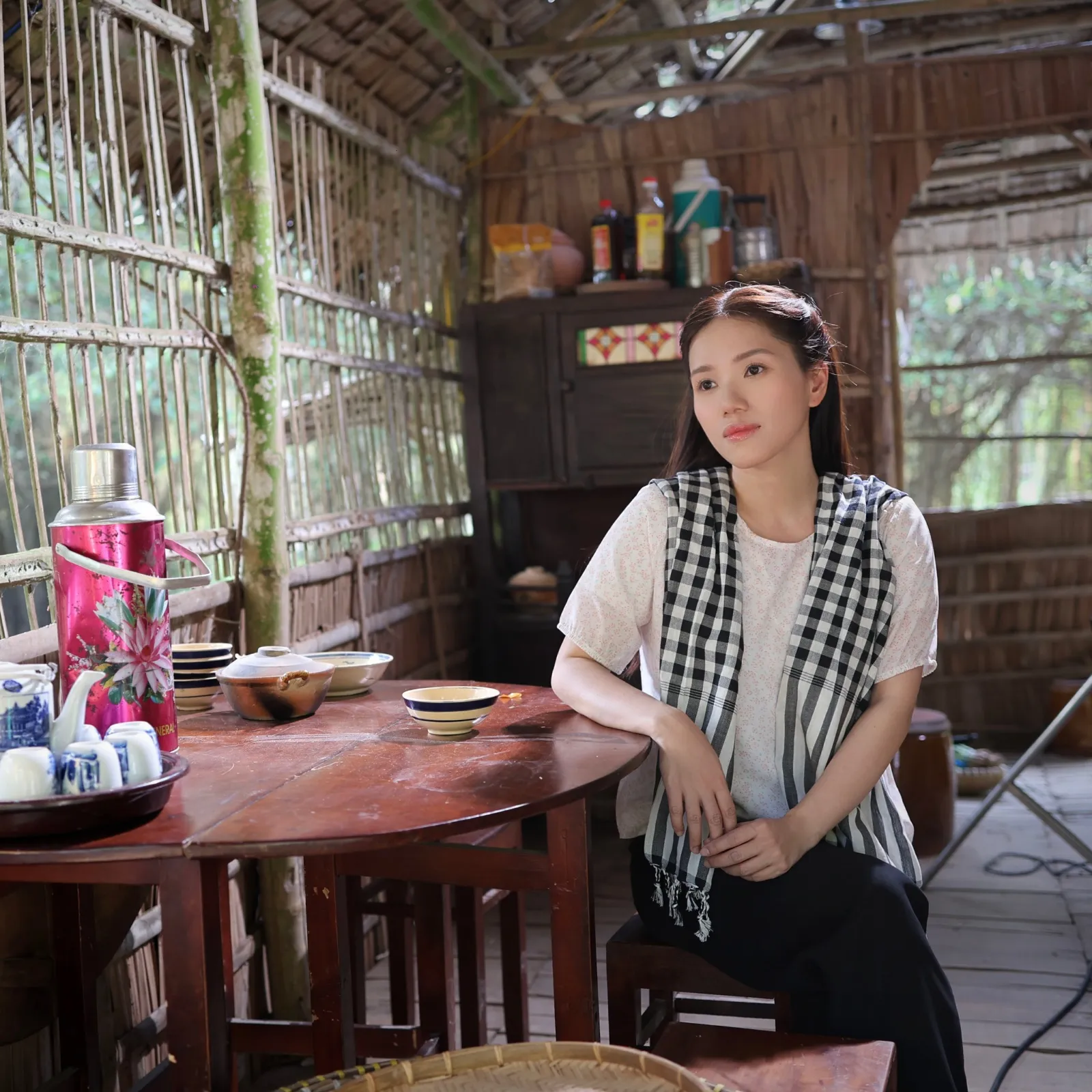 2-Thuy Chi