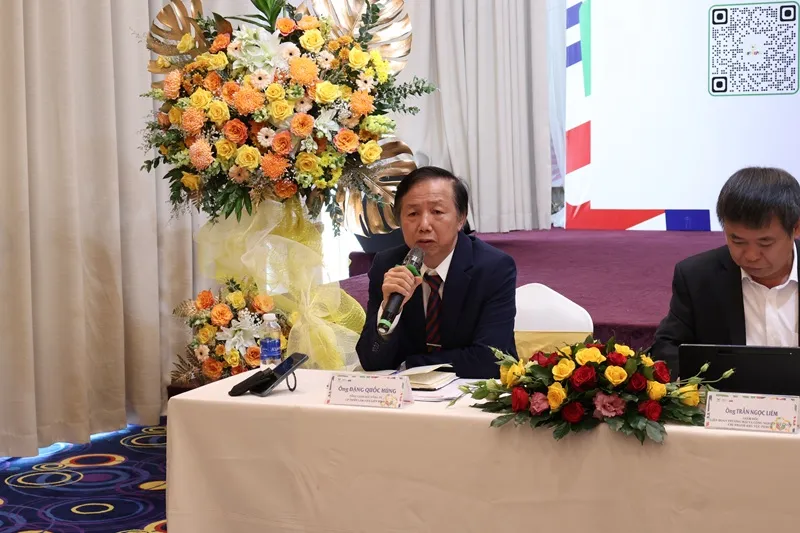 Anh 2 - Tong Giam doc resize