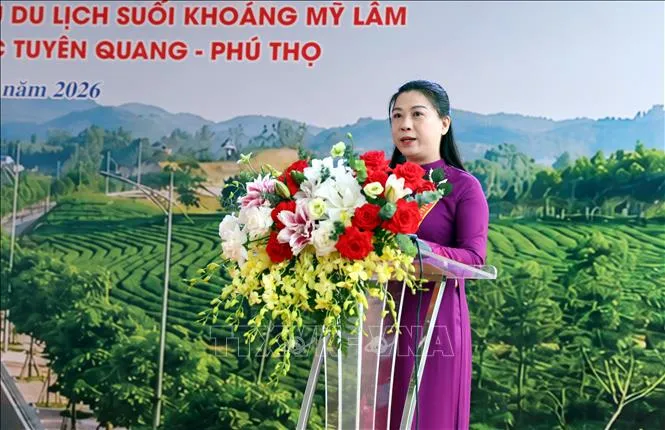 Phó Bí thư Thường trực Tỉnh ủy Tuyên Quang Lê Thị Kim Dung phát biểu tại buổi lễ.