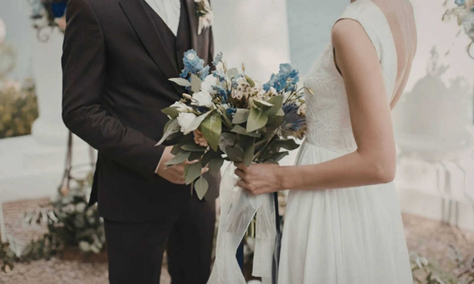 4 lần hoãn cưới cùng câu nói “Anh rước loại đàn bà này về làm gì?”