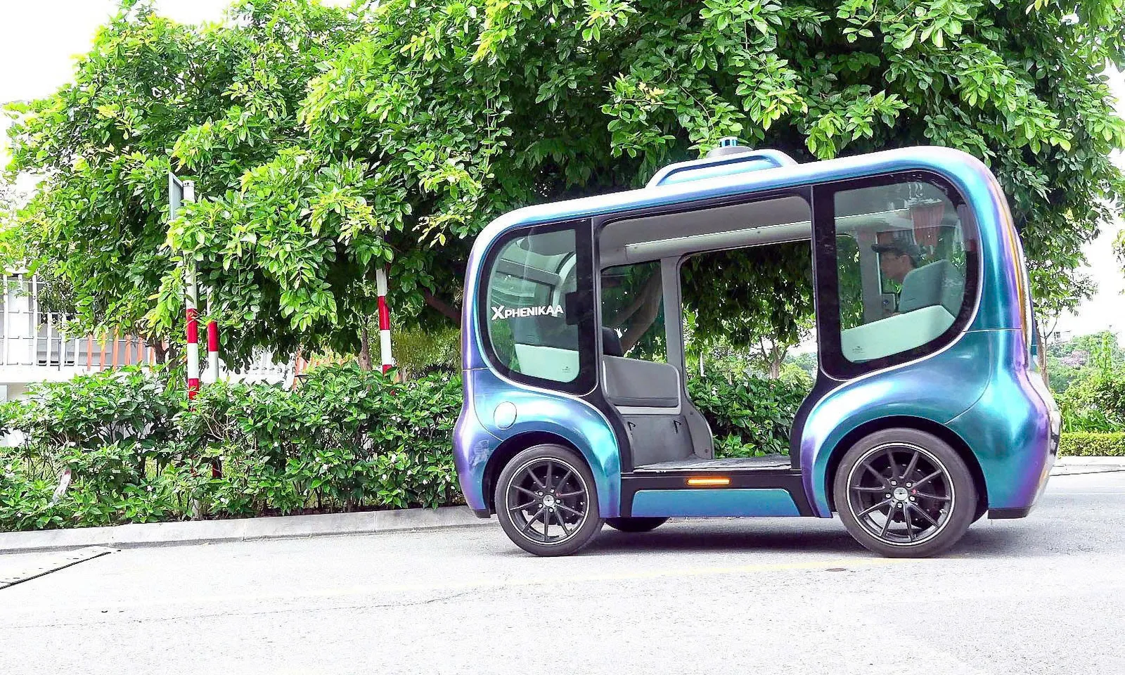 Hà Nội cho phép thử nghiệm robot taxi, robot giao hàng