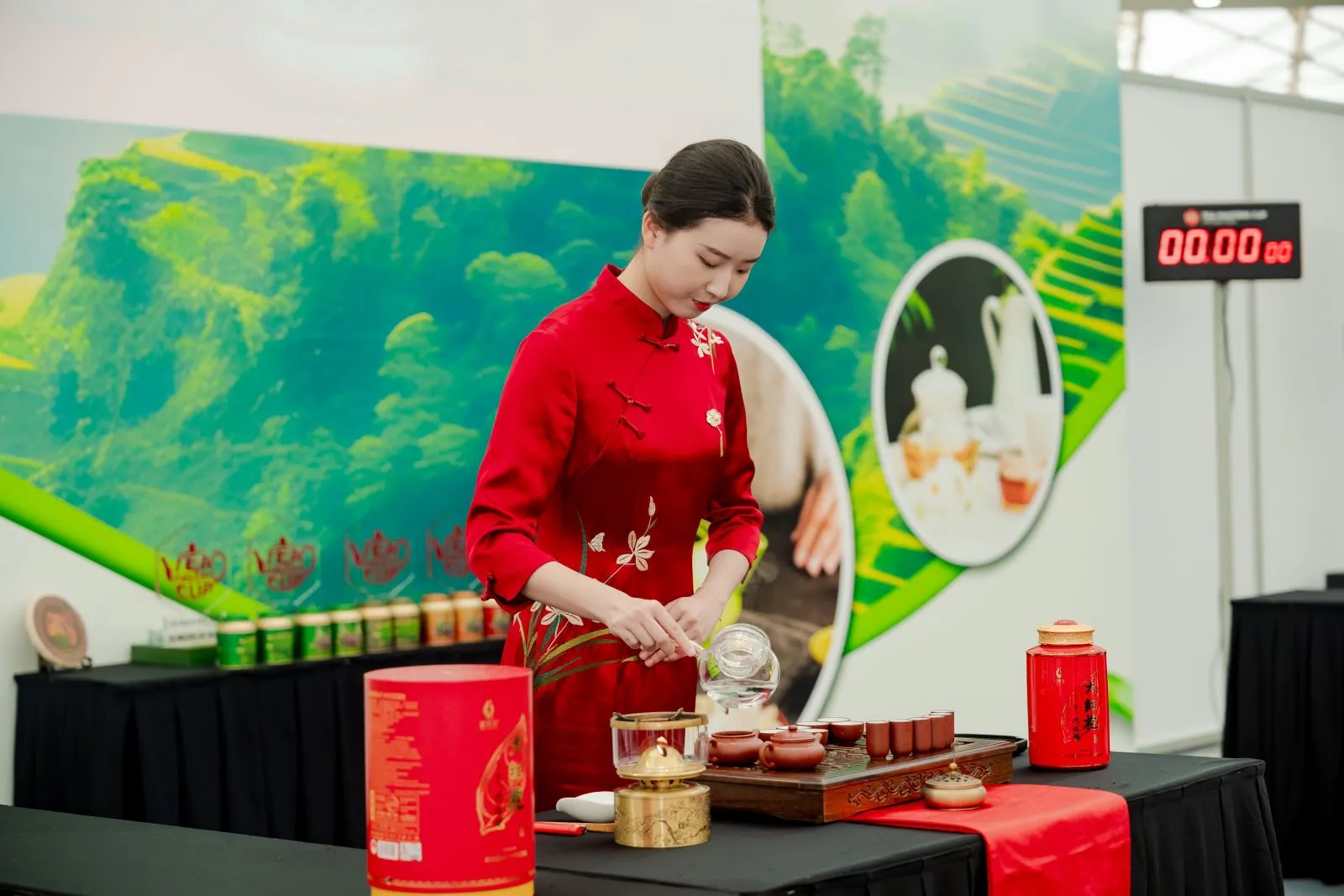 Gian hàng giới thiệu trà tại triển lãm F&B. Ảnh minh hoạ