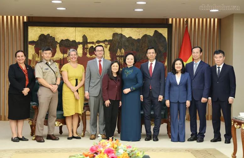 Các đại biểu chụp ảnh lưu niệm - Ảnh: chinhphu.vn/Thu Giang