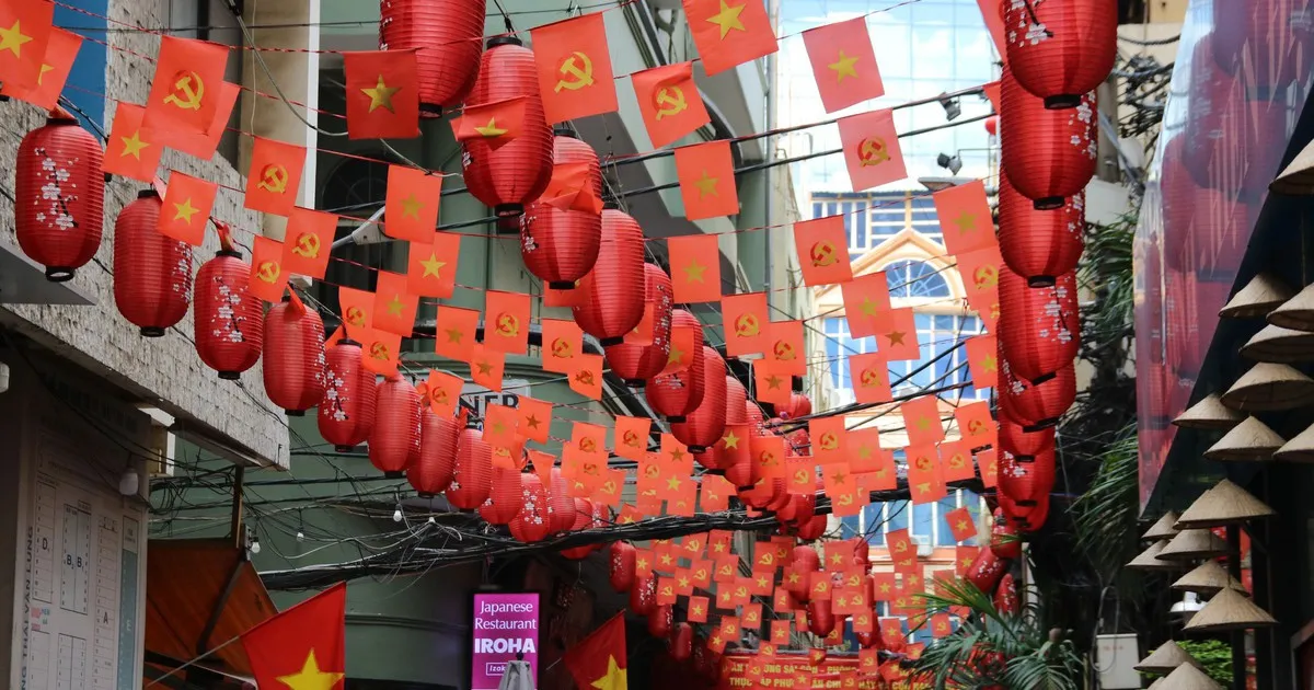 TP. Hồ Chí Minh treo cờ, pano chào mừng Quốc khánh 2/9