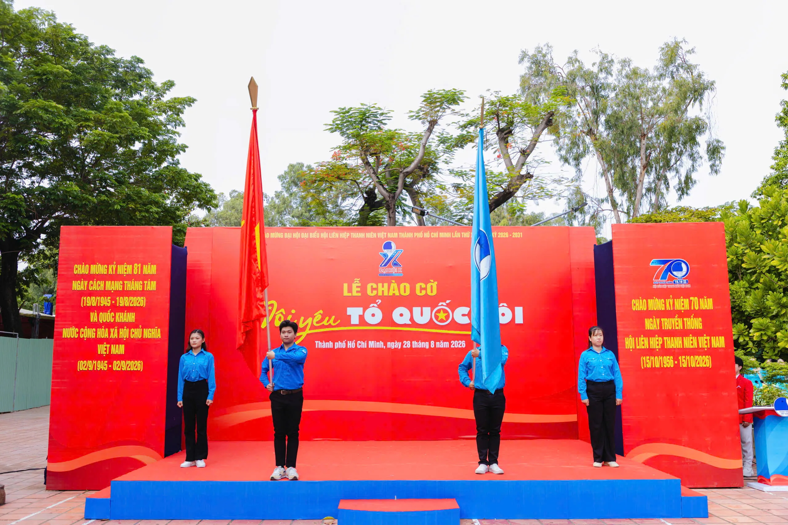 Lễ chào cờ “Tôi yêu Tổ quốc tôi” theo nghi thức của Hội Liên hiệp Thanh niên Việt Nam - Ảnh Thành Đoàn