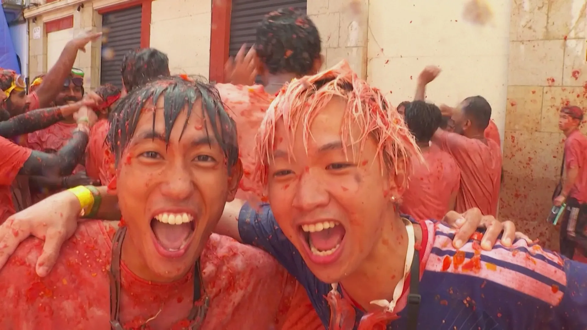 Tây Ban Nha: Đại chiến ném cà chua Tomatina - Ảnh 7. Tây Ban Nha: Đại chiến ném cà chua Tomatina - Ảnh 7.