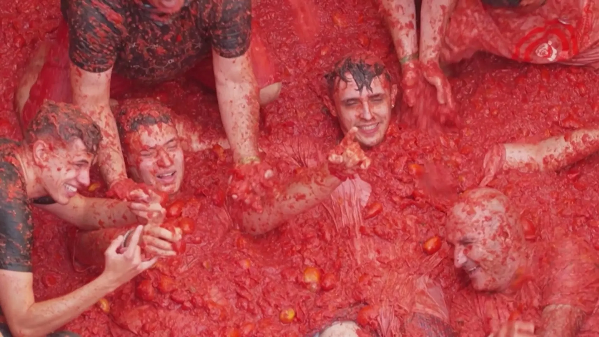 Tây Ban Nha: Đại chiến ném cà chua Tomatina - Ảnh 6.