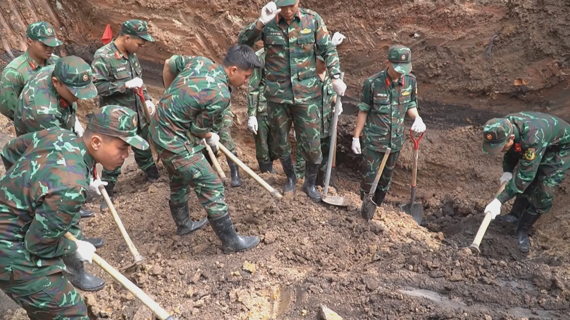 60 Giây Sáng ngày 29/8/2026 | Tìm kiếm xuyên lễ 2/9, đẩy nhanh tiến độ quy tập tại Công viên Lê Thị Riêng - Ảnh 2. 60 Giây Sáng ngày 29/8/2026 | Tìm kiếm xuyên lễ 2/9, đẩy nhanh tiến độ quy tập tại Công viên Lê Thị Riêng - Ảnh 2.