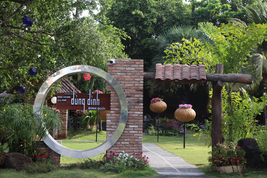 Một góc khu du lịch Văn Thánh và khu du lịch Bình Quới hiện nay (Ảnh: Website Khu Du lịch Bình Quới)