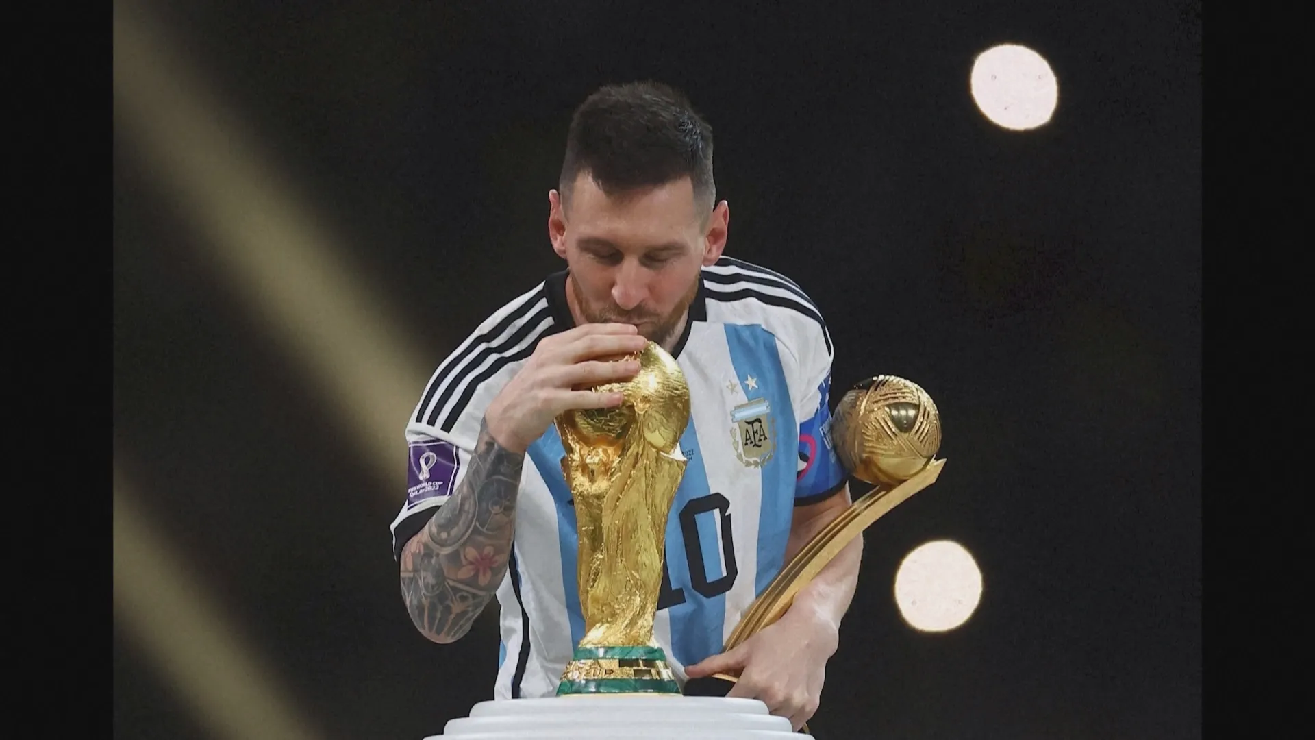 Người hâm mộ nuối tiếc khi Messi chia tay đội tuyển Argentina - Ảnh 1.