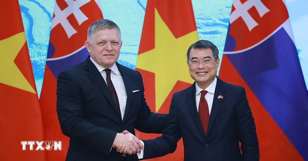 Điện mừng kỷ niệm ngày Quốc khánh Cộng hòa Slovakia