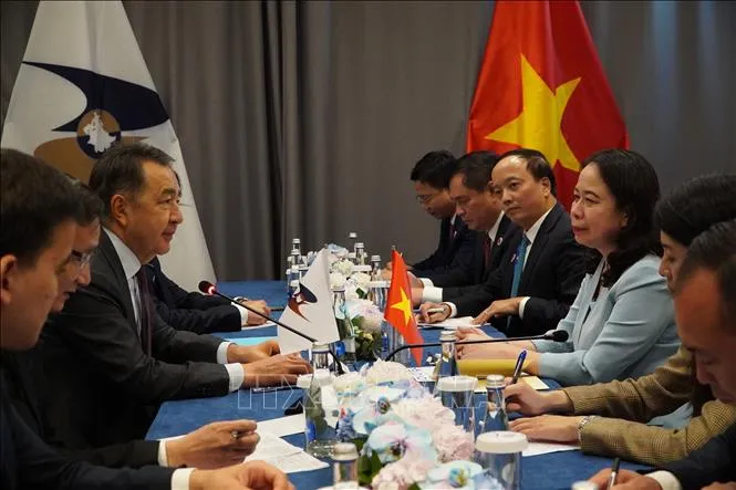 Phó Chủ tịch nước Võ Thị Ánh Xuân tiếp Chủ tịch Ủy ban Kinh tế Á - Âu - Ảnh: TTXVN